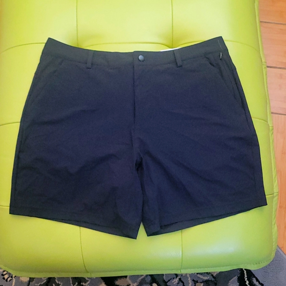 90 Degree stretch shorts